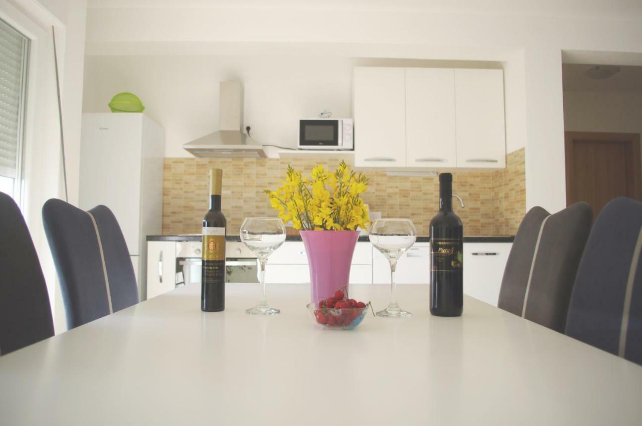 Apartment Lumago Kastela Bagian luar foto